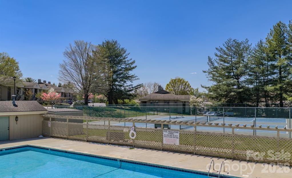 2401 Abbey Circle Property Photo 17