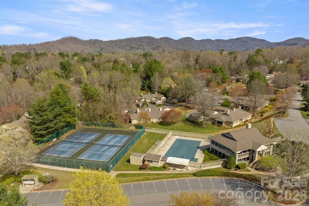 2401 Abbey Circle Property Photo 18