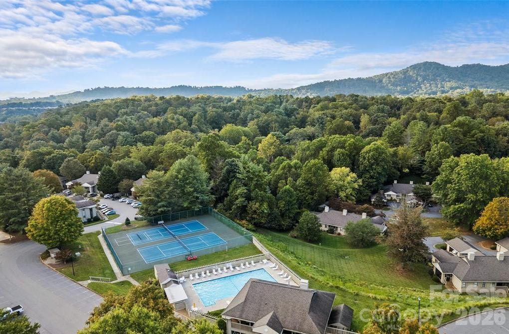 2401 Abbey Circle Property Photo 19