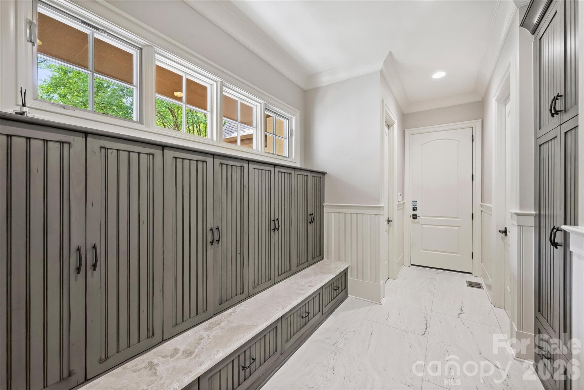 4901 Carmel Park Drive Property Photo 6