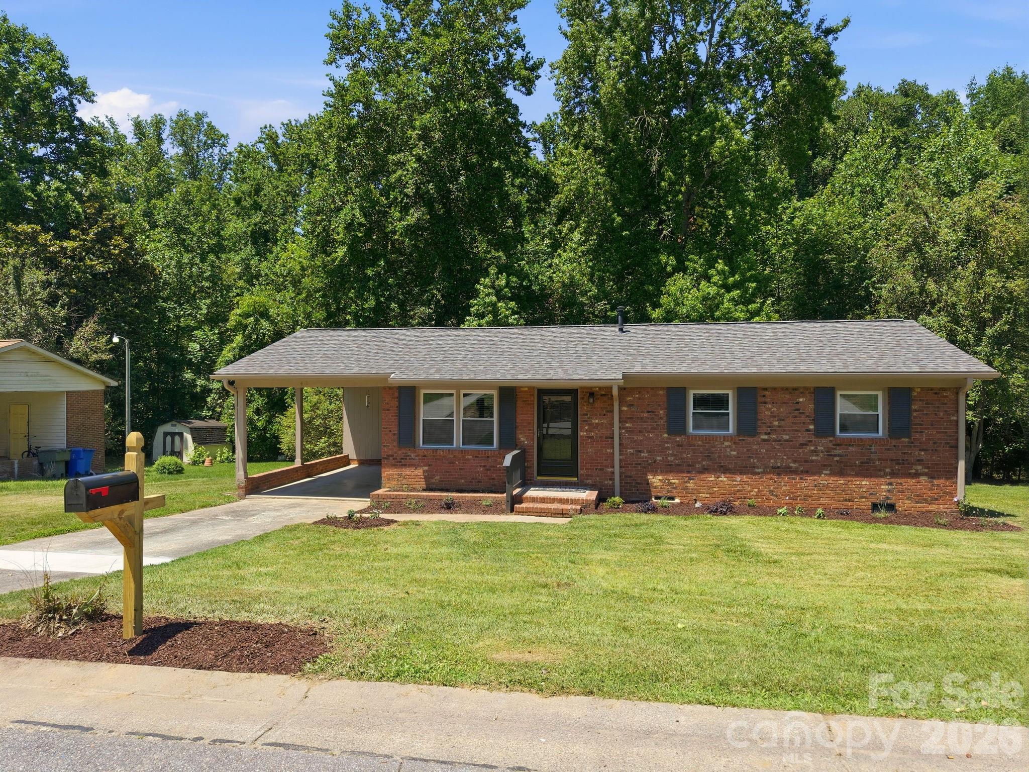 413 E Mclelland Avenue Property Photo 2