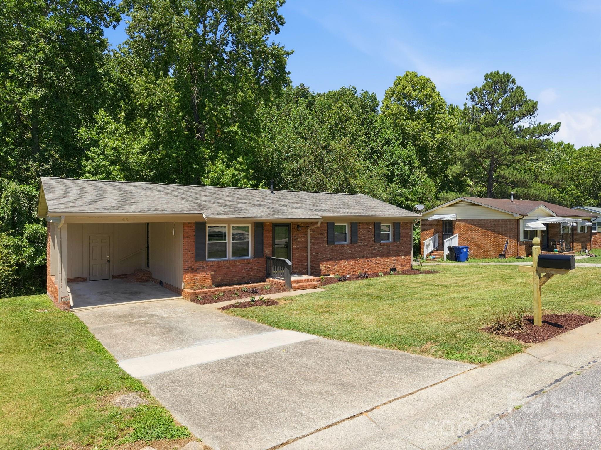 413 E Mclelland Avenue Property Photo 4