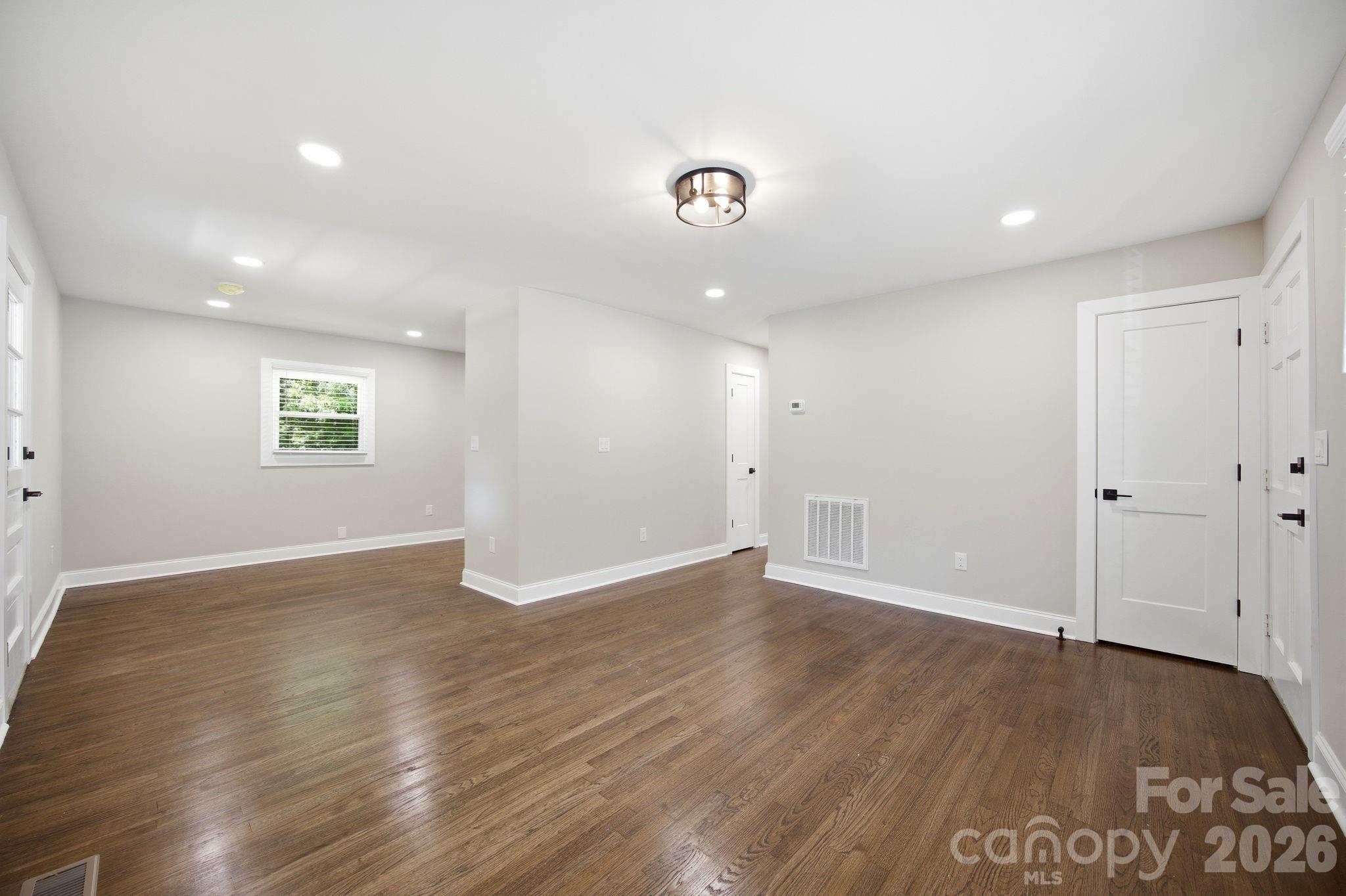 413 E Mclelland Avenue Property Photo 19