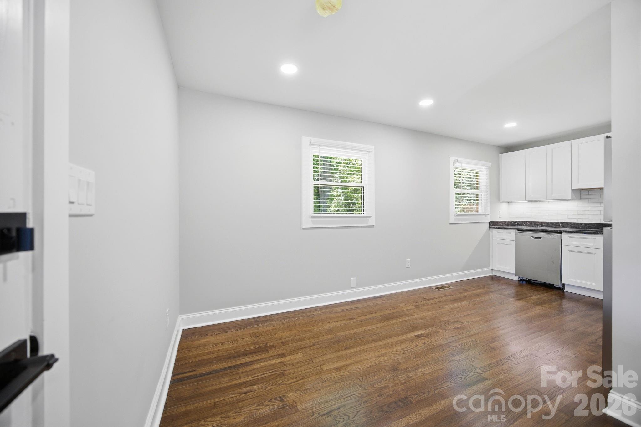 413 E Mclelland Avenue Property Photo 21