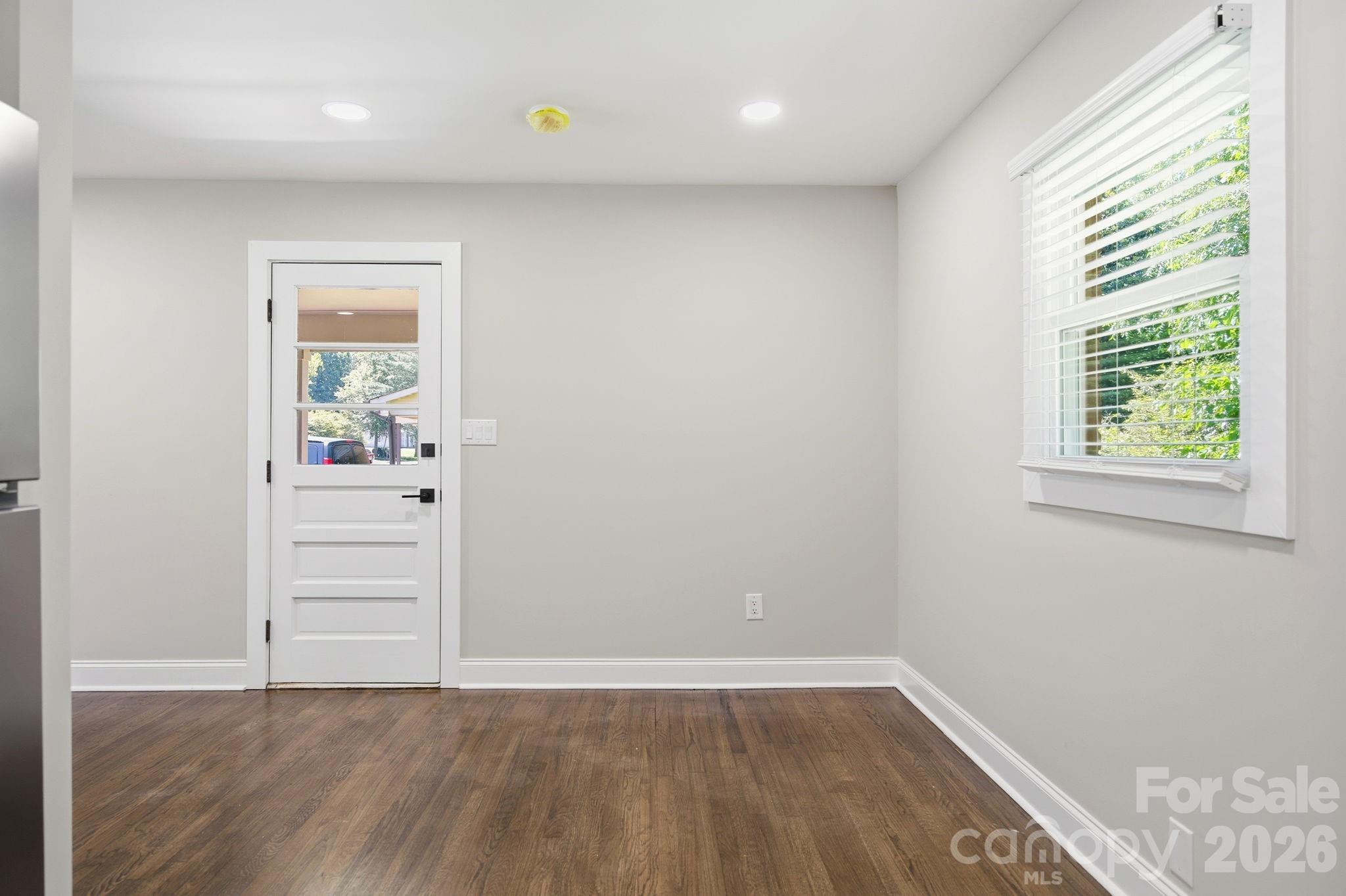 413 E Mclelland Avenue Property Photo 22
