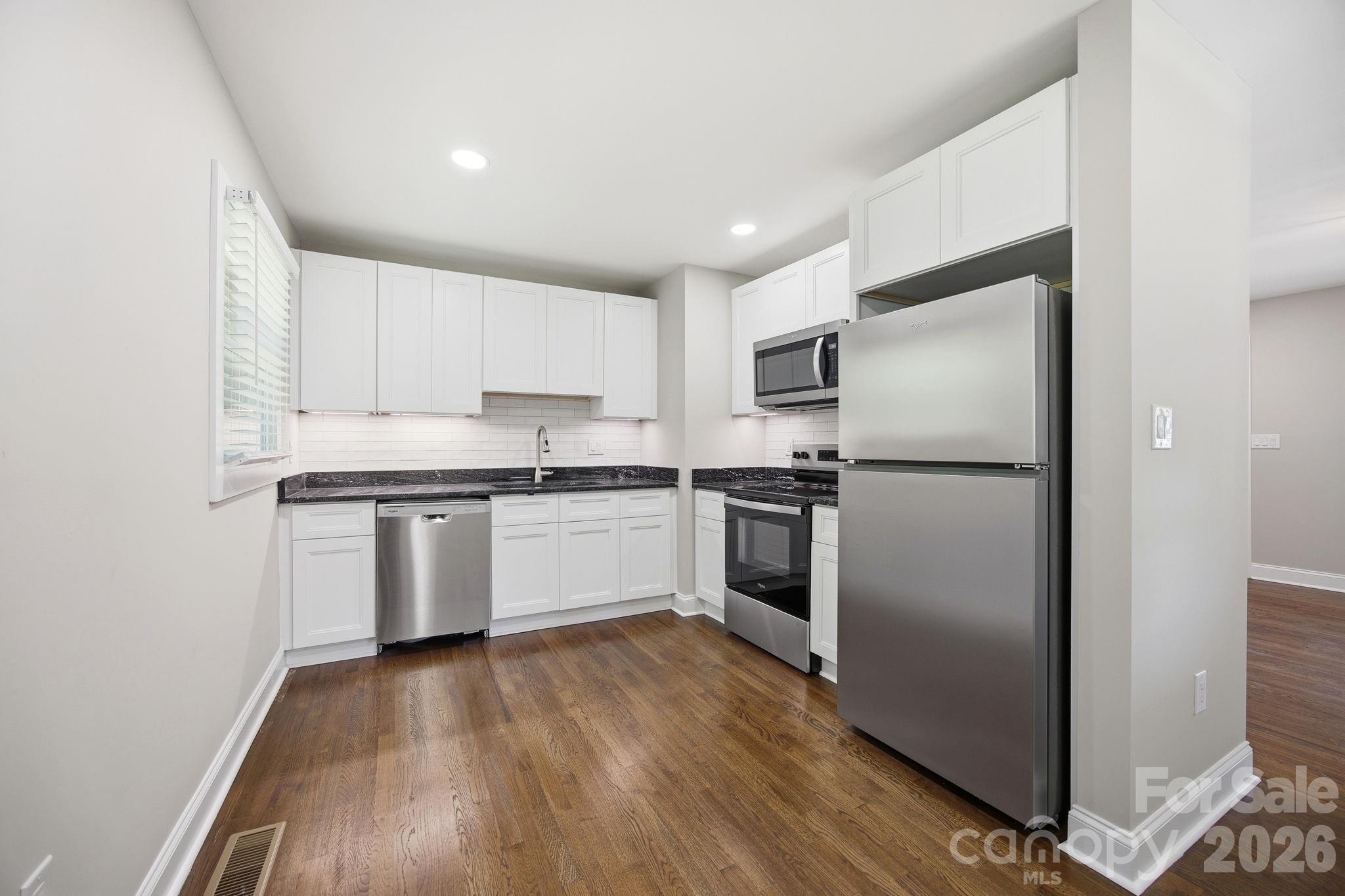 413 E Mclelland Avenue Property Photo 24