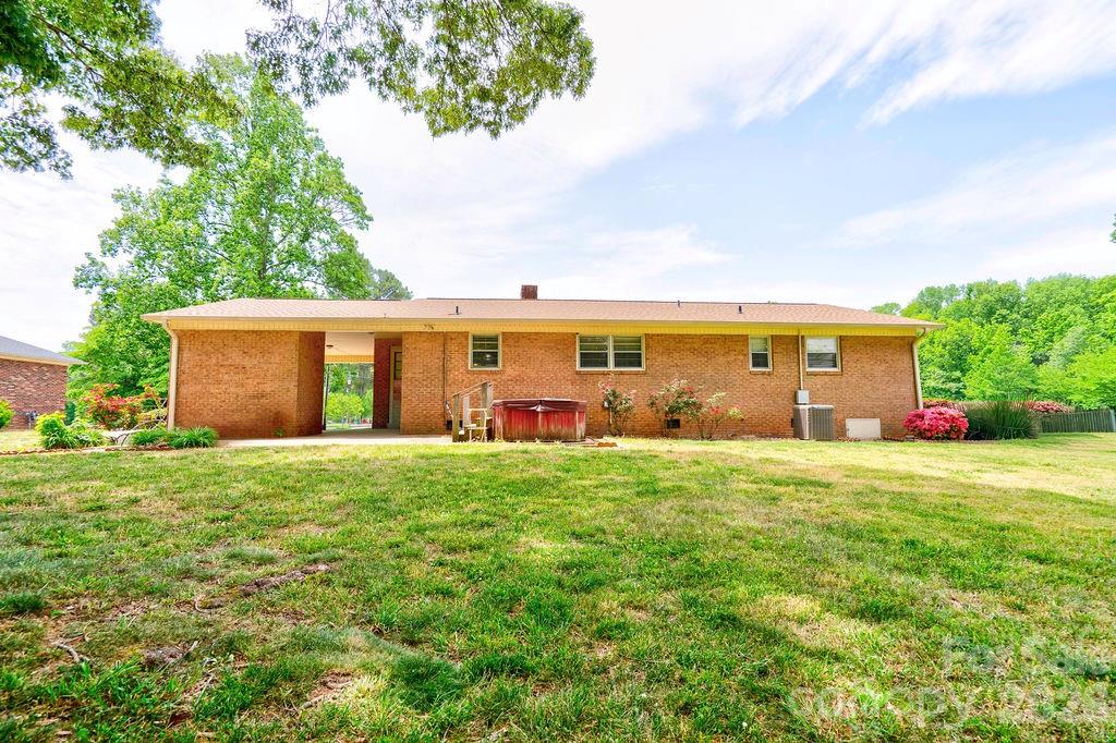 751 Pleasantdale Drive Property Photo 3