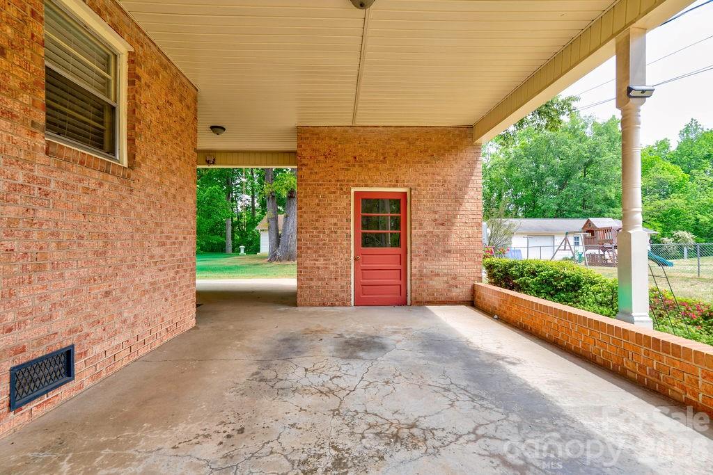 751 Pleasantdale Drive Property Photo 6