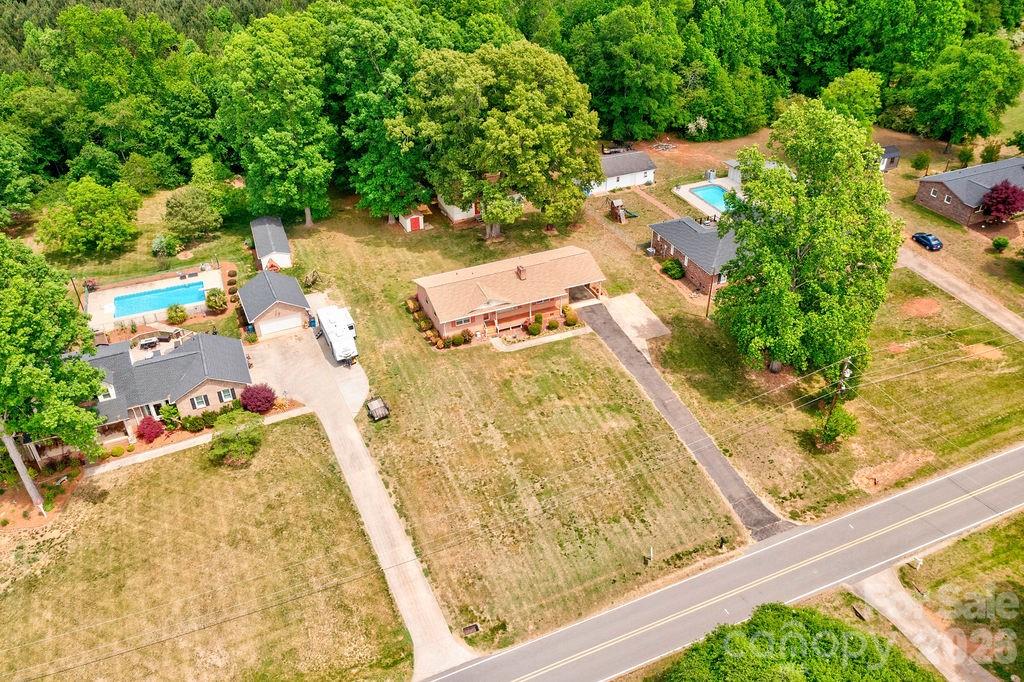 751 Pleasantdale Drive Property Photo 8