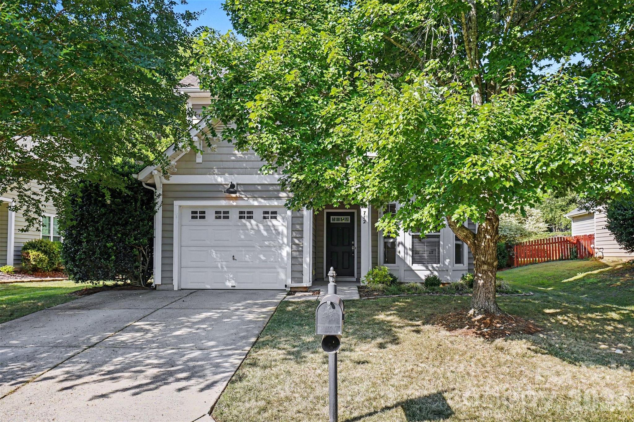712 Tulip Tree Place Property Photo 1