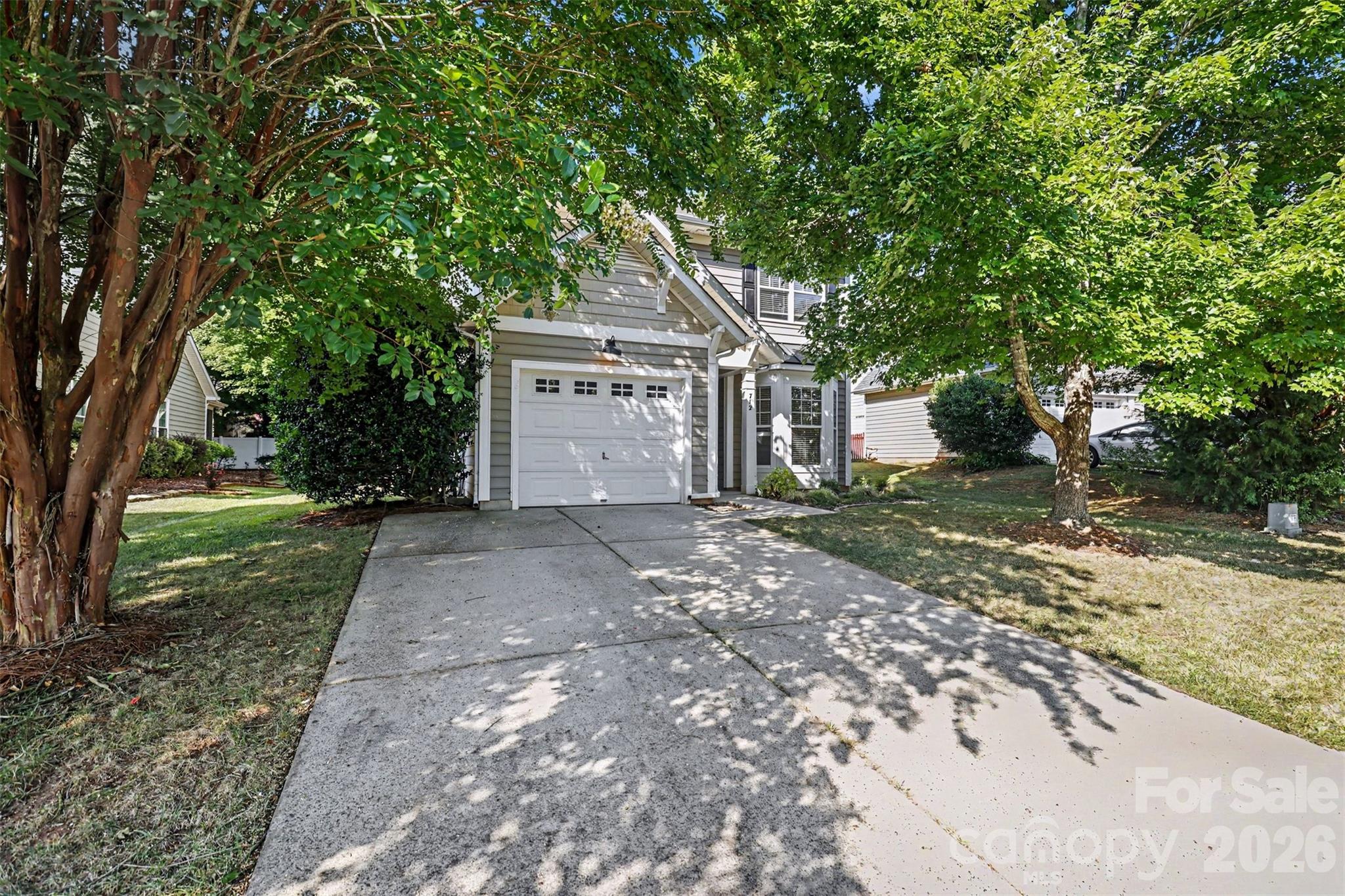 712 Tulip Tree Place Property Photo 3