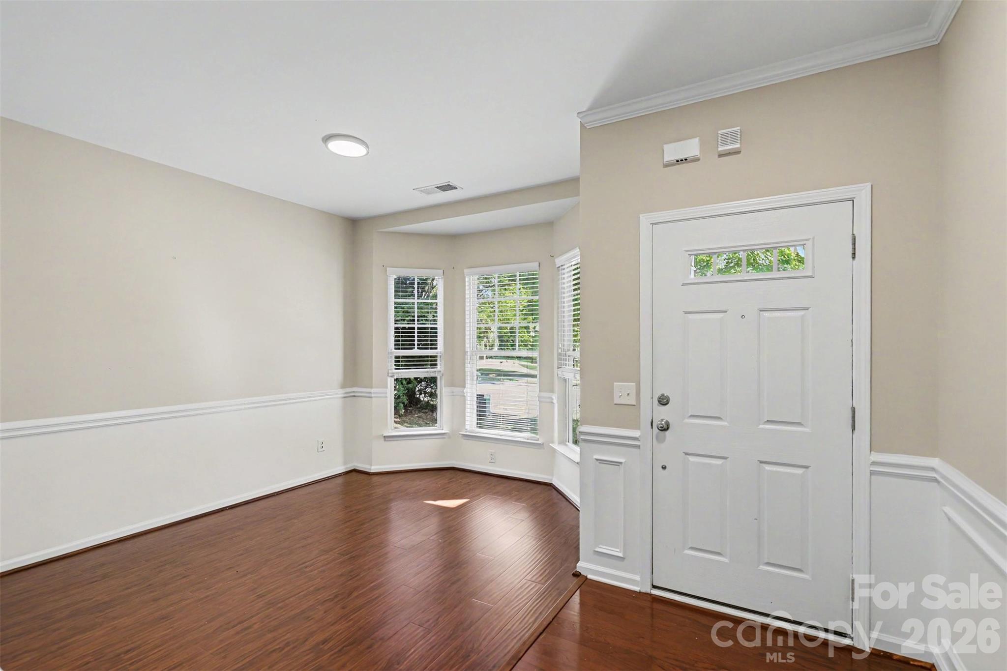 712 Tulip Tree Place Property Photo 6