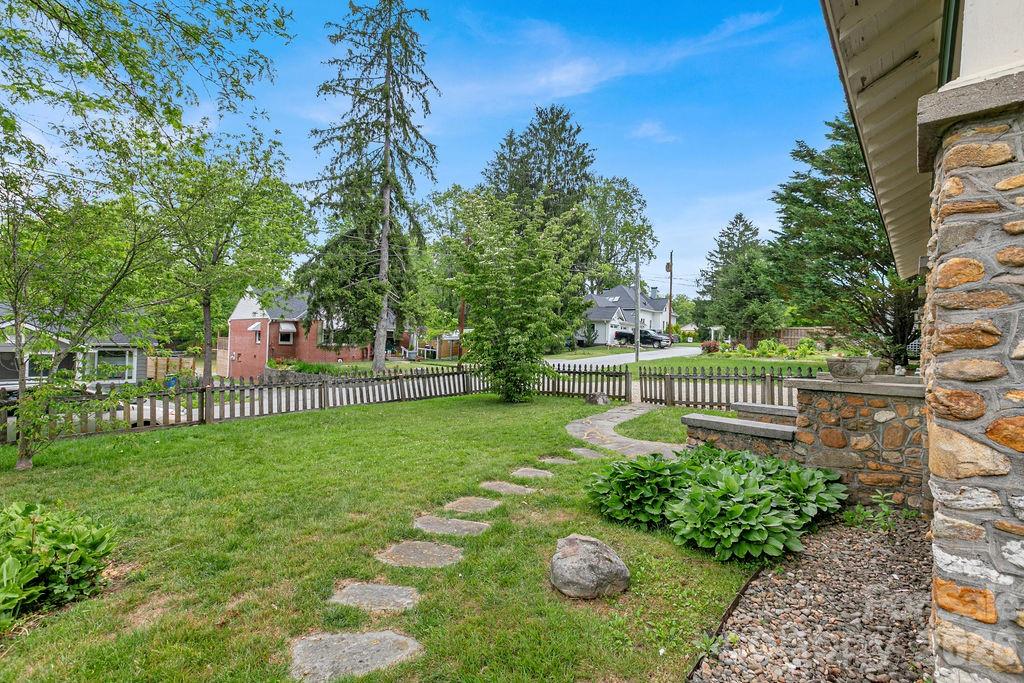 49 Miner Street Property Photo 4