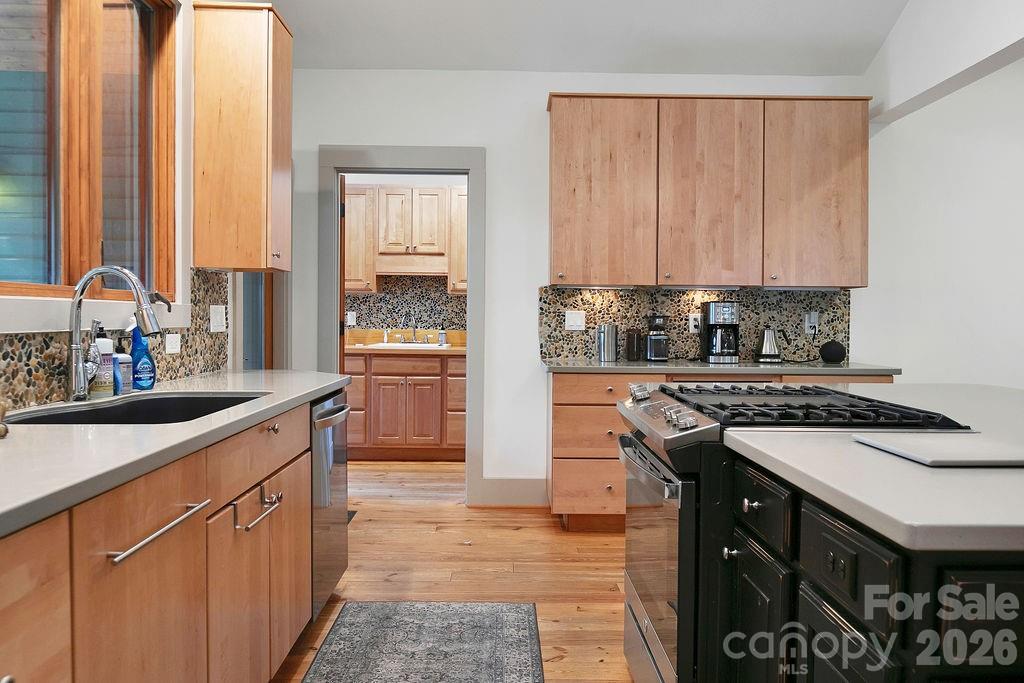 49 Miner Street Property Photo 12
