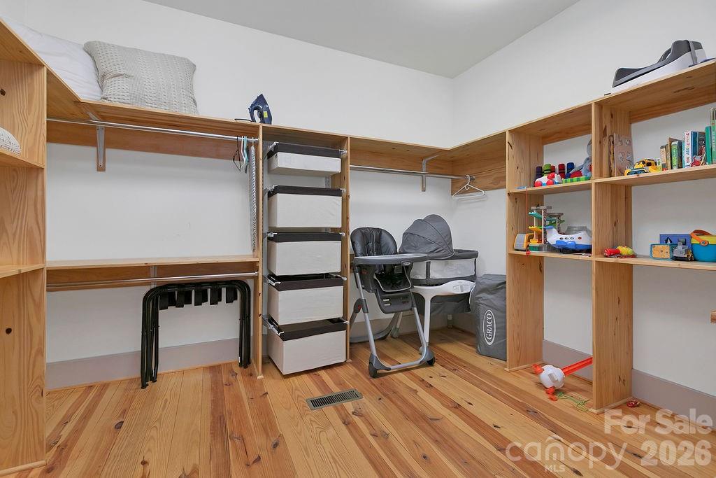 49 Miner Street Property Photo 27