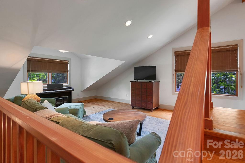 49 Miner Street Property Photo 29