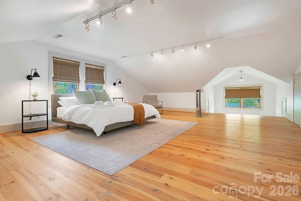 49 Miner Street Property Photo 33