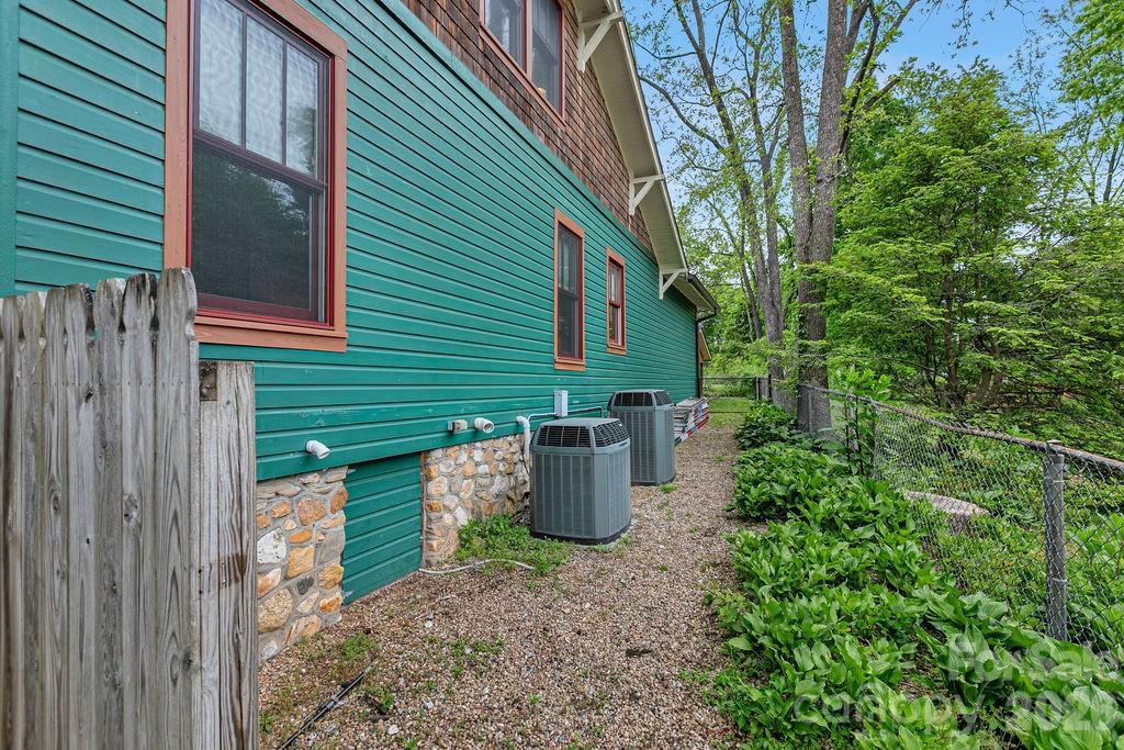 49 Miner Street Property Photo 40