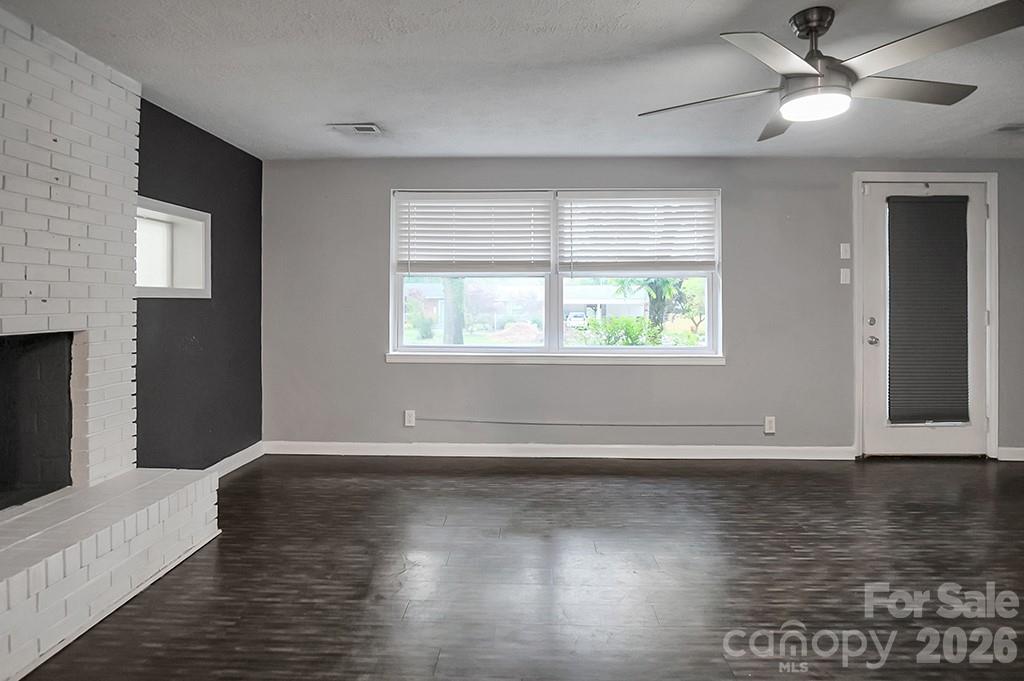 1305 Markway Street Property Photo 5