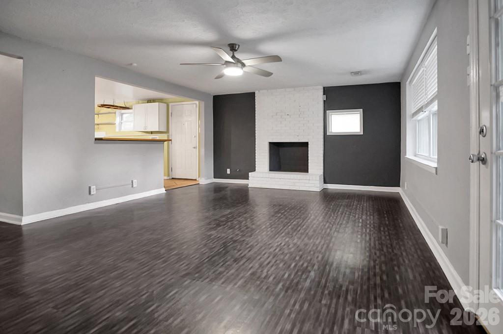 1305 Markway Street Property Photo 6