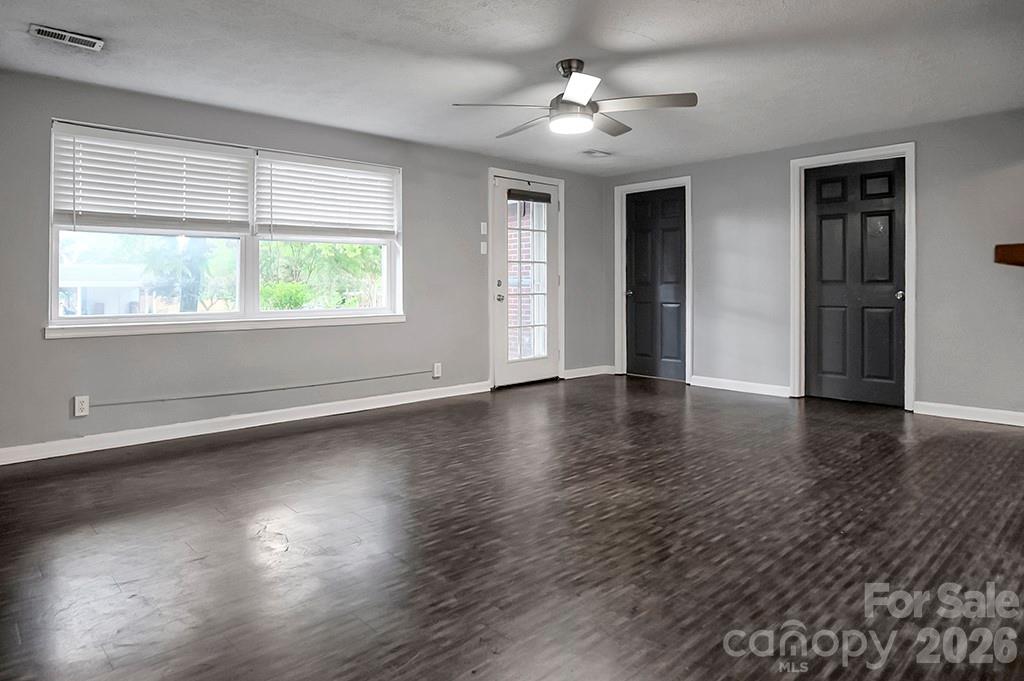 1305 Markway Street Property Photo 7