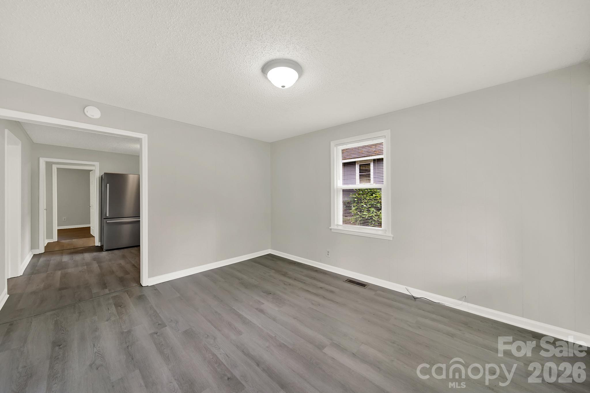 807 Evening Shade Lane Property Photo 2