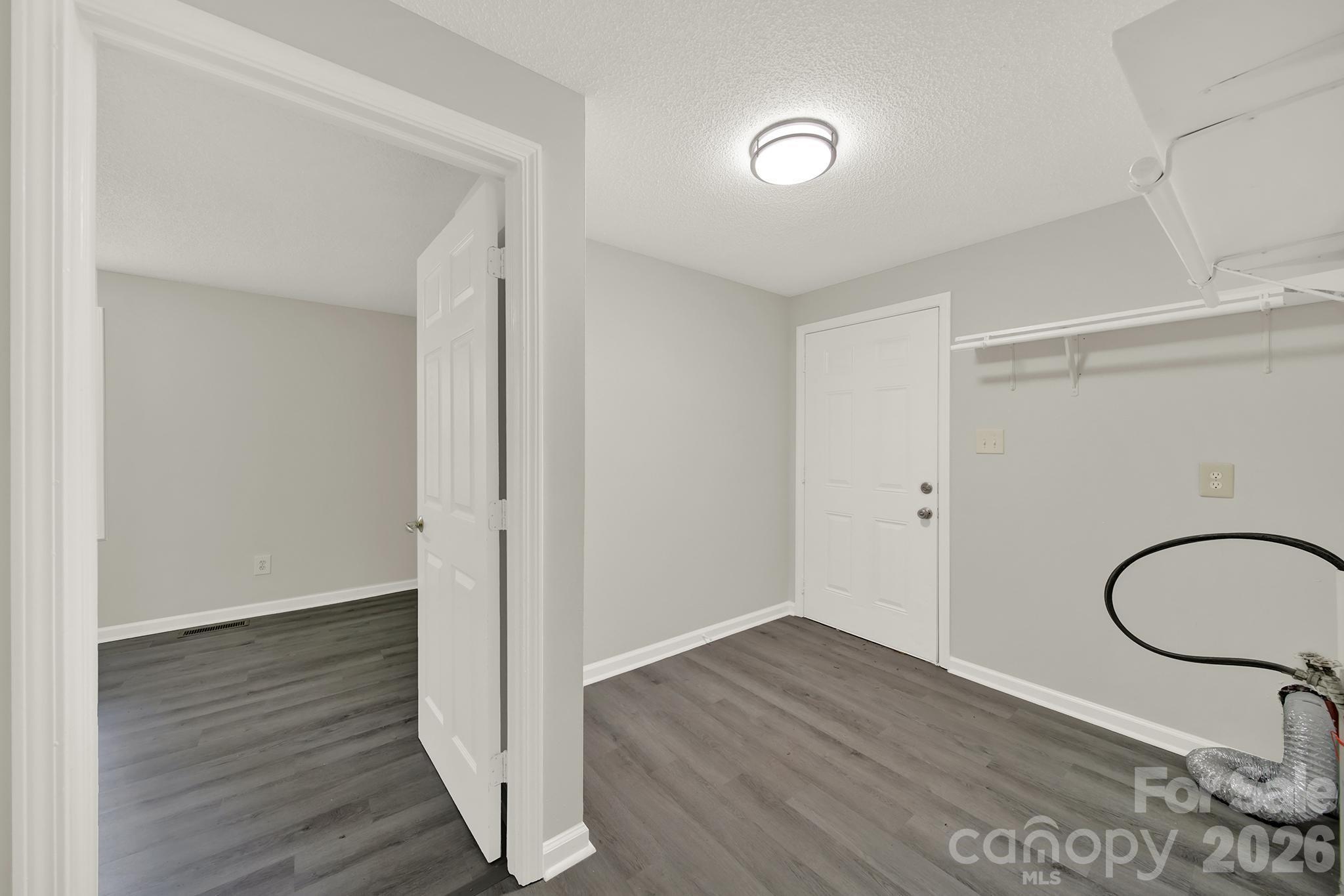 807 Evening Shade Lane Property Photo 9