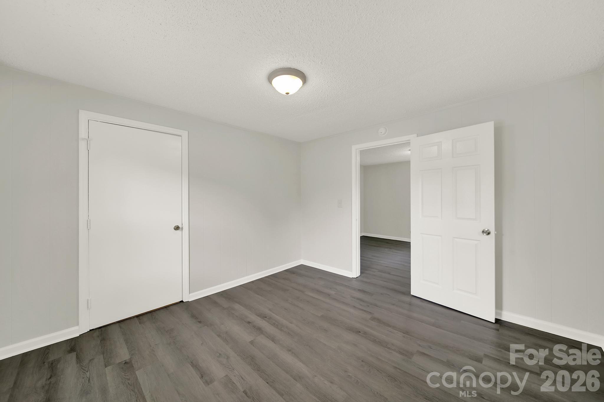 807 Evening Shade Lane Property Photo 18