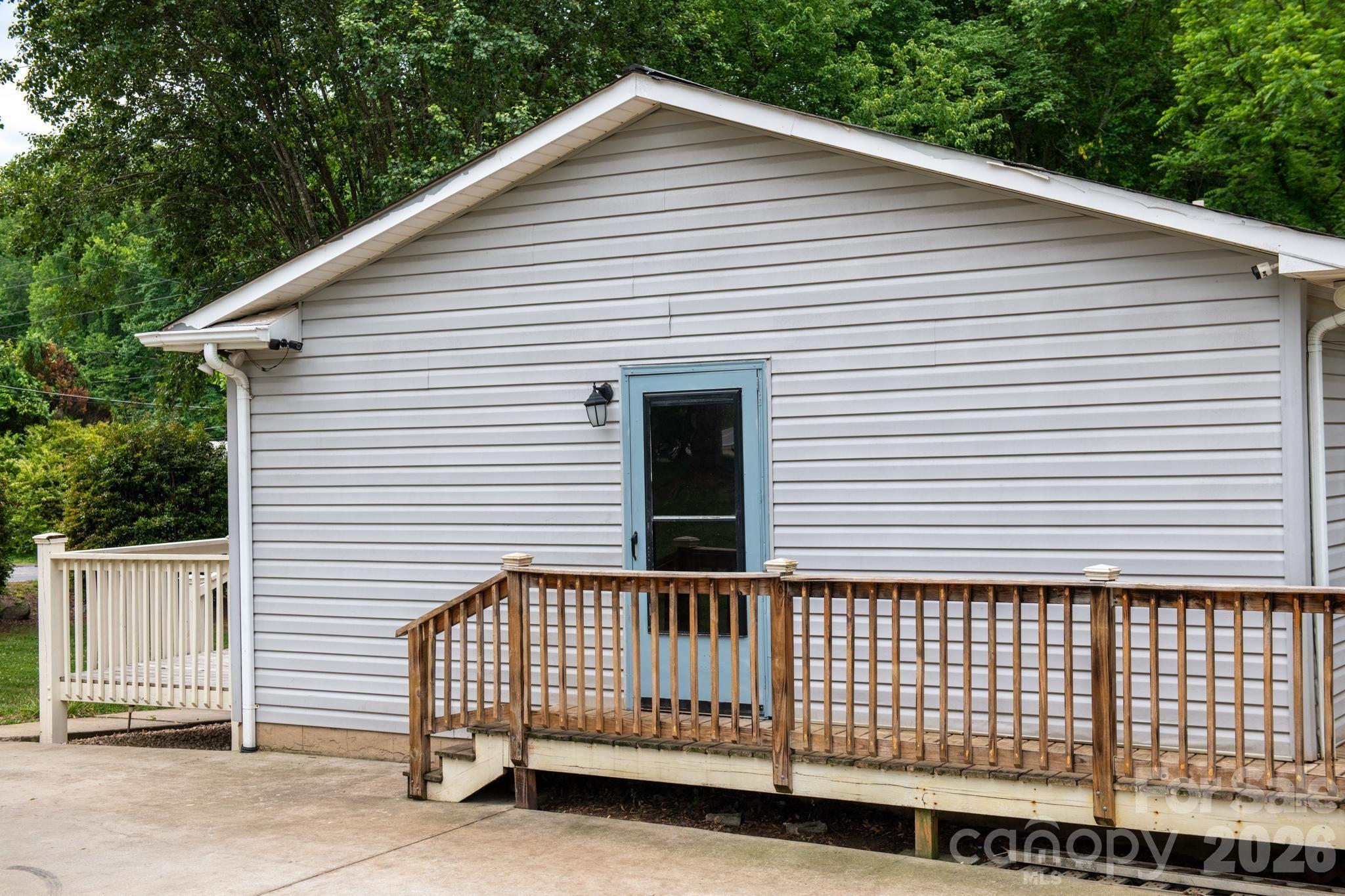 2308 Walt Arney Road Property Photo 11