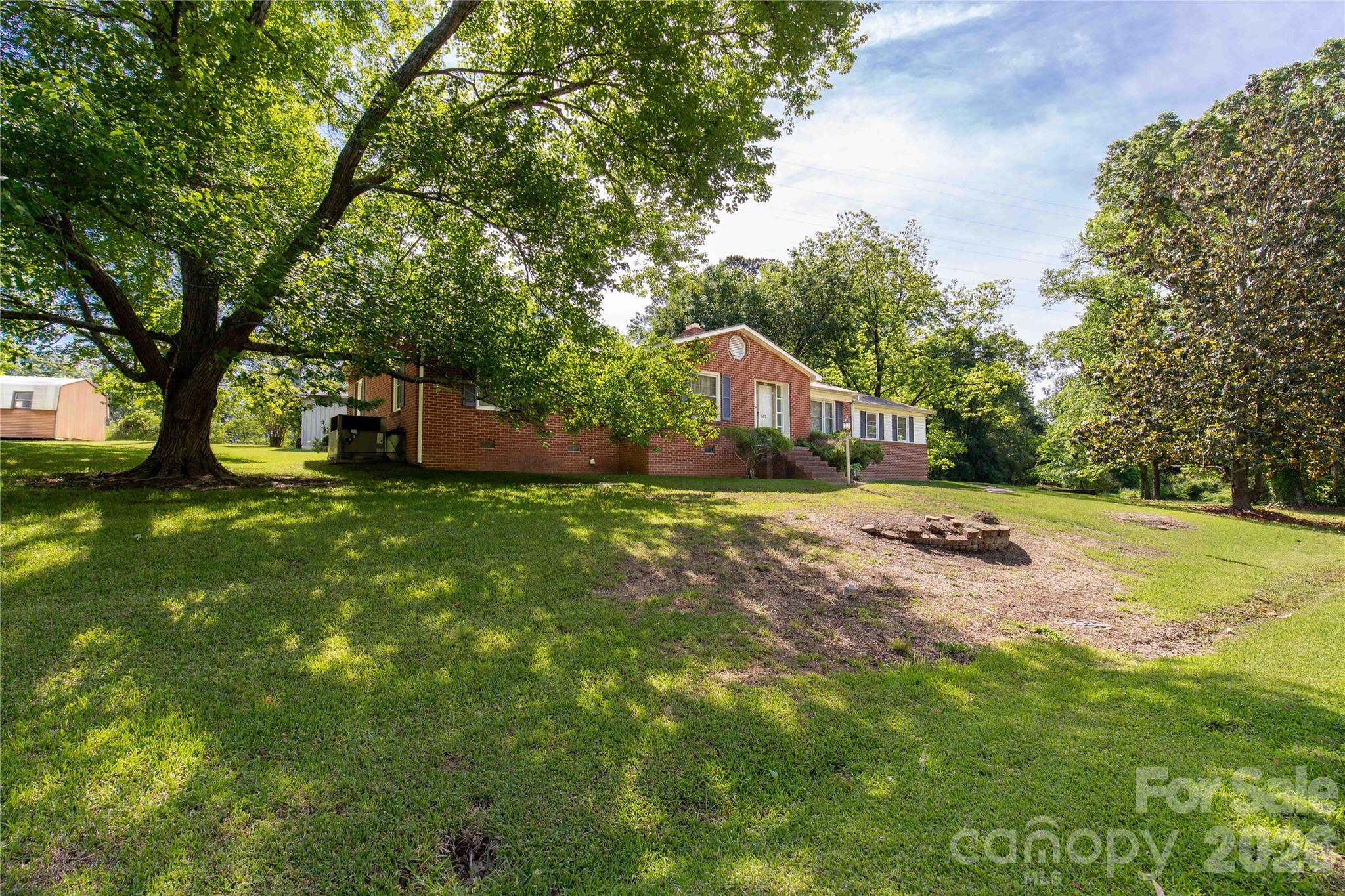 503 N Jackson Road Property Photo 4