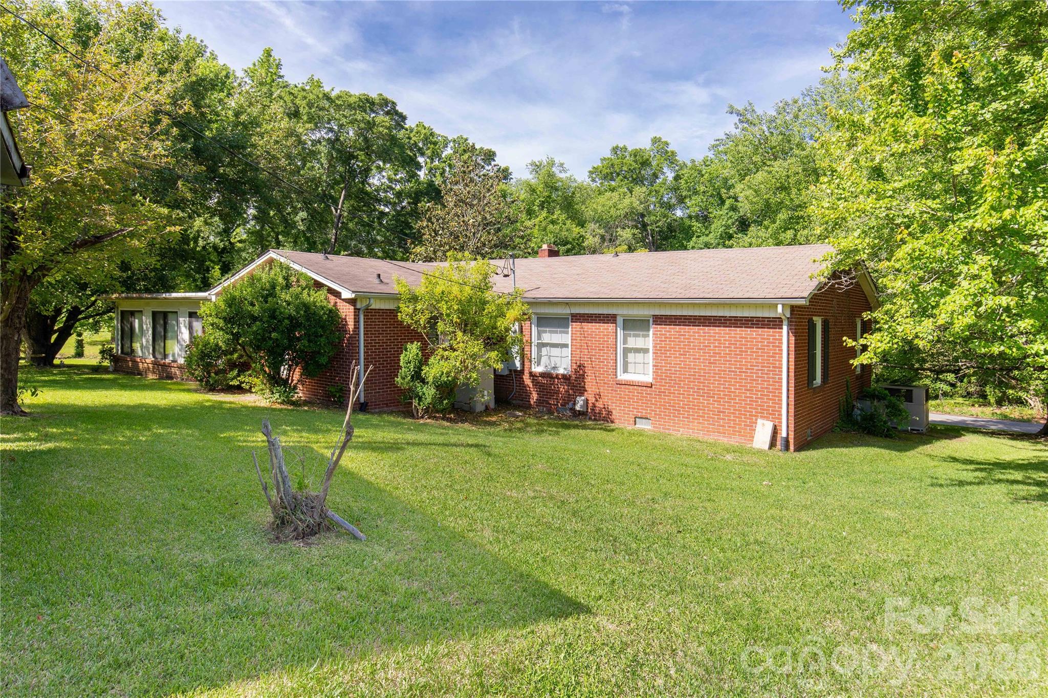 503 N Jackson Road Property Photo 11