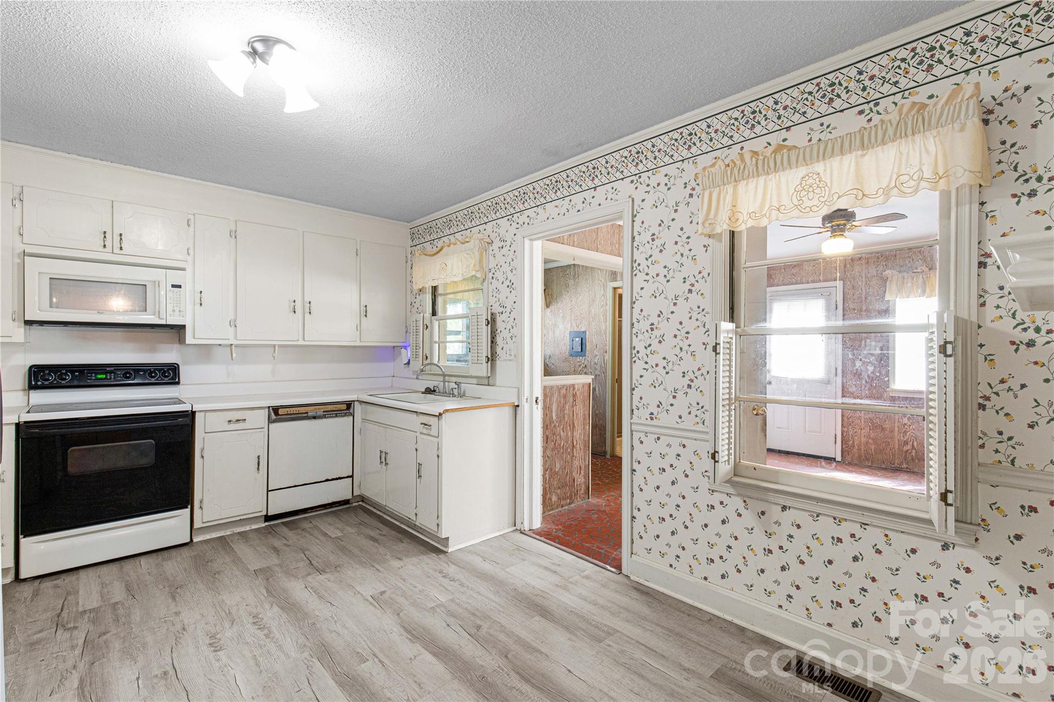 503 N Jackson Road Property Photo 19
