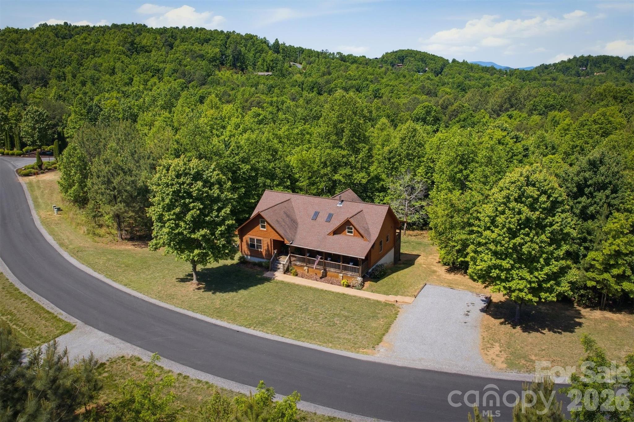 732 Grandview Peaks Drive Property Photo 2