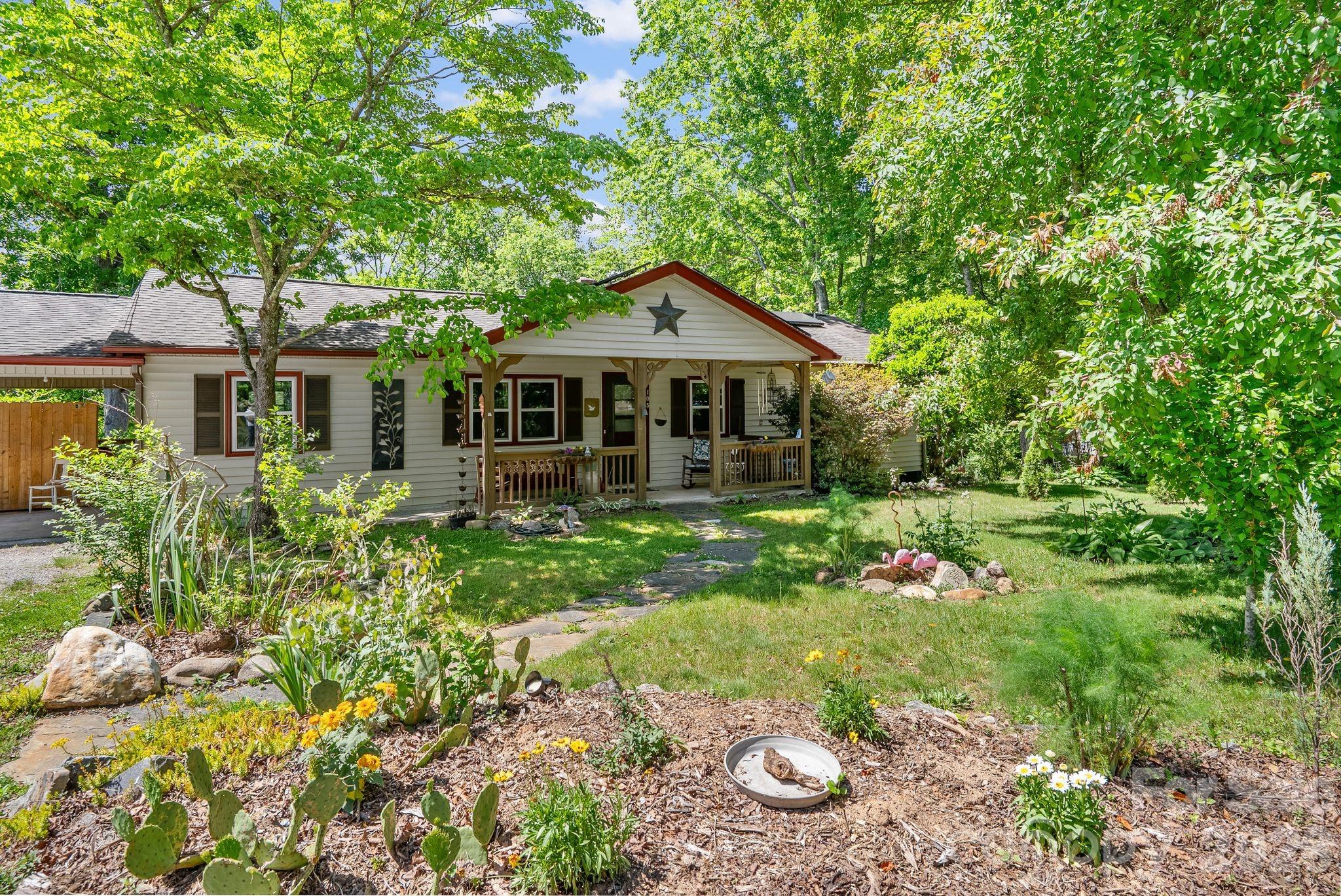 105 7th Street Property Photo 1