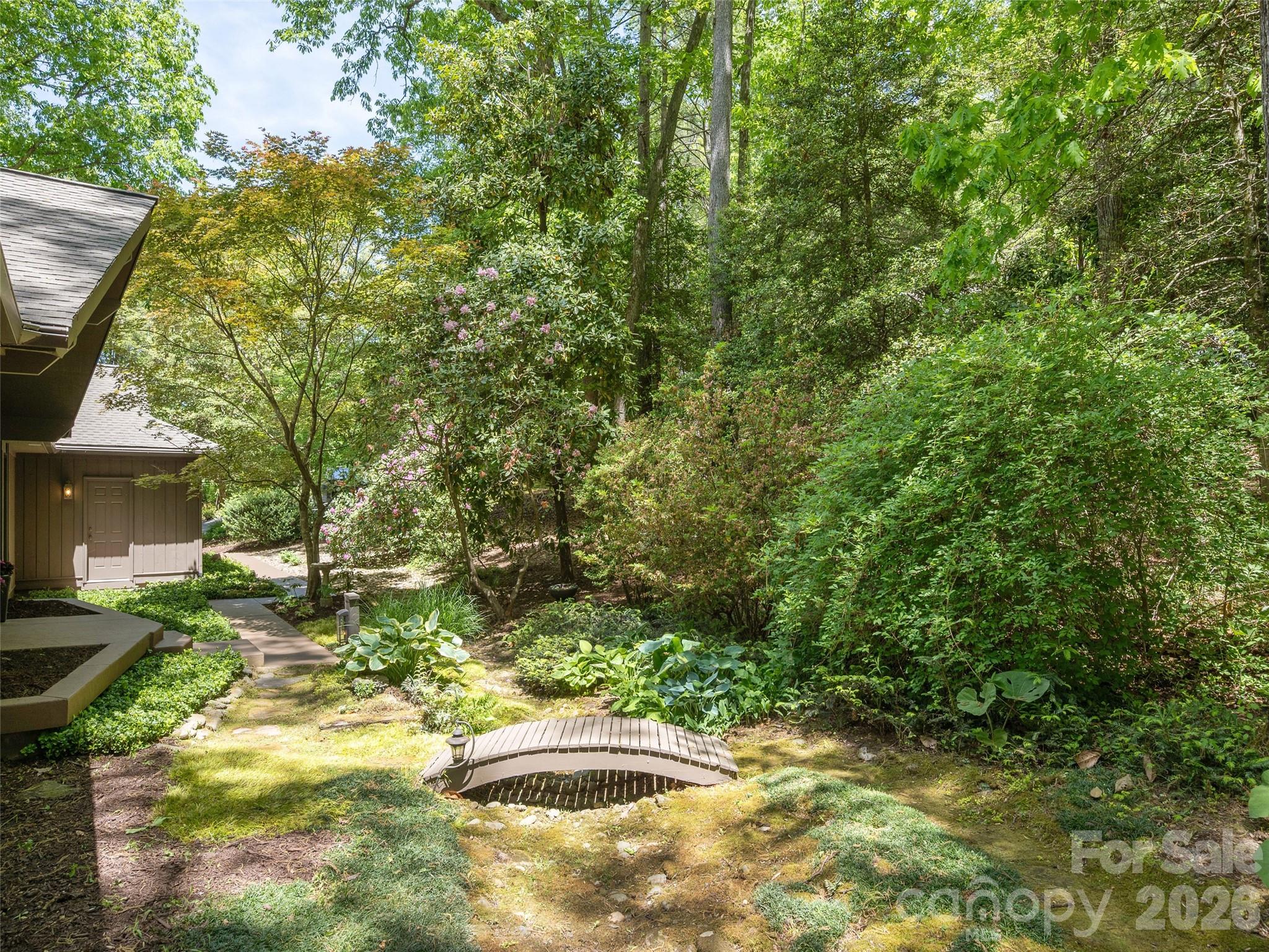 227 Estate Drive Property Photo 6