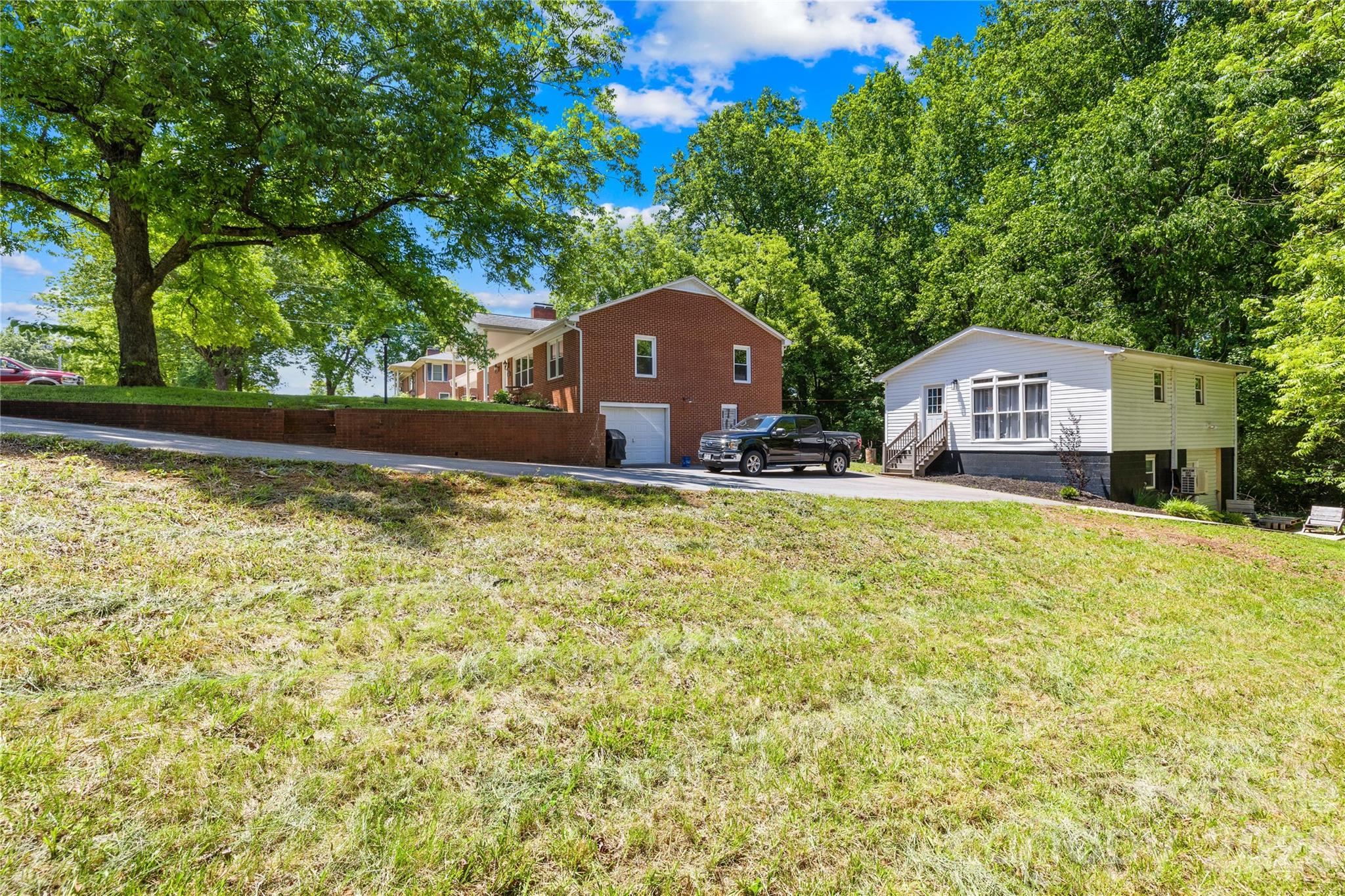 5603 King Wilkinson Road Property Photo 3