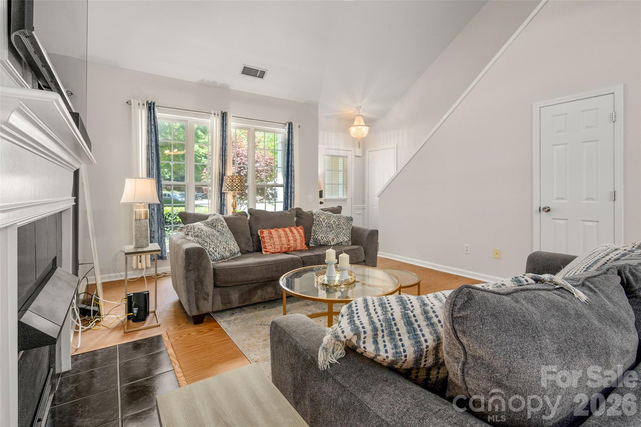 820 Autumn Rain Lane Property Photo 2