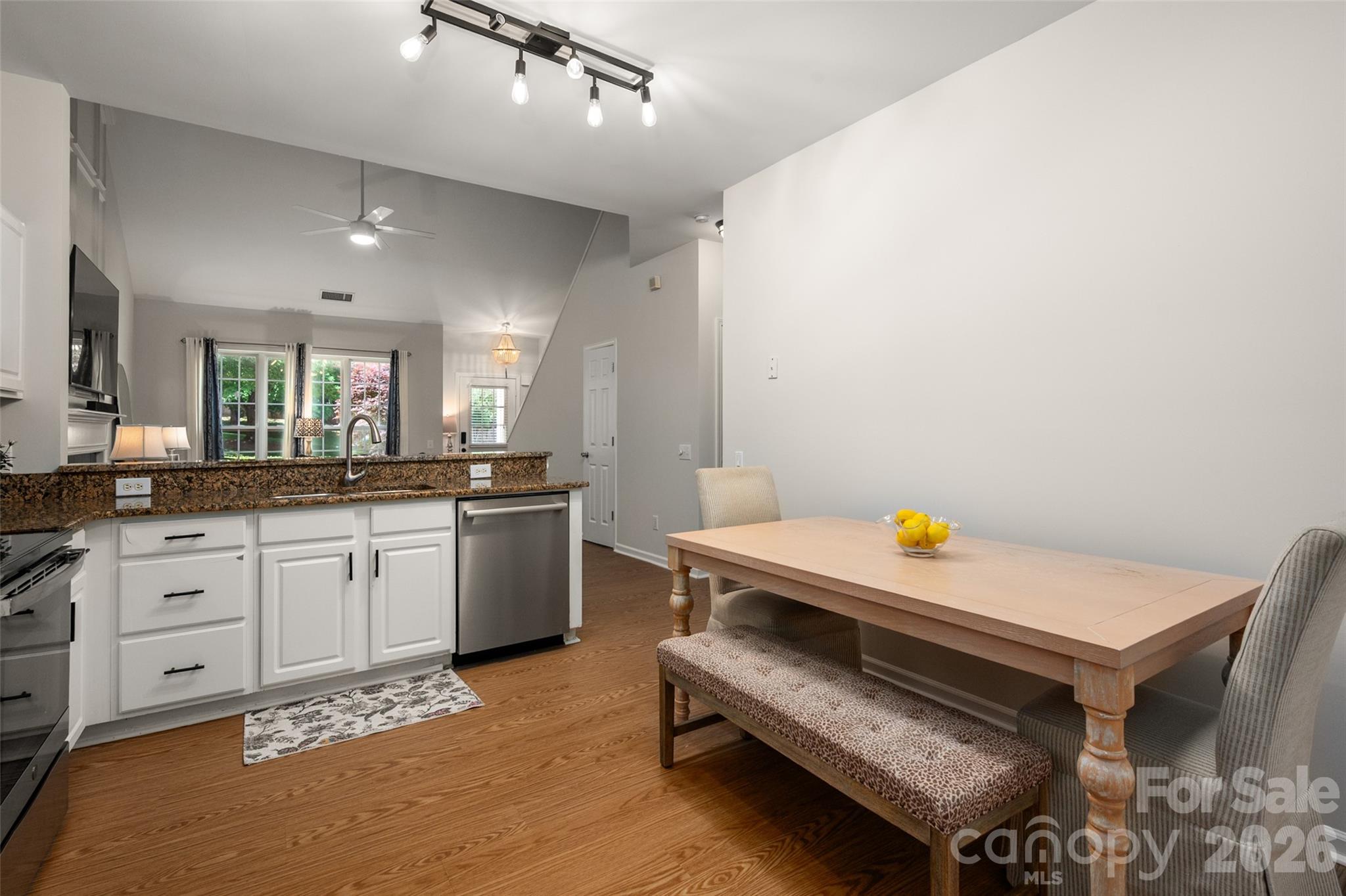 820 Autumn Rain Lane Property Photo 13