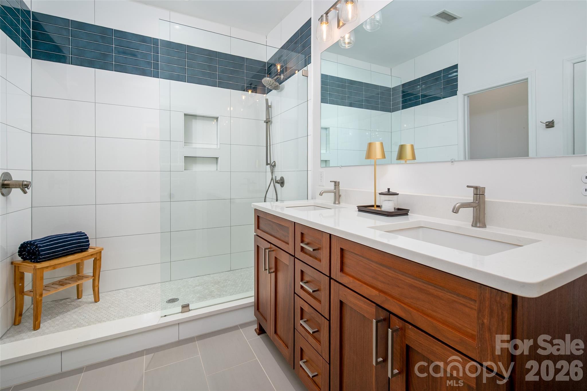 820 Autumn Rain Lane Property Photo 20