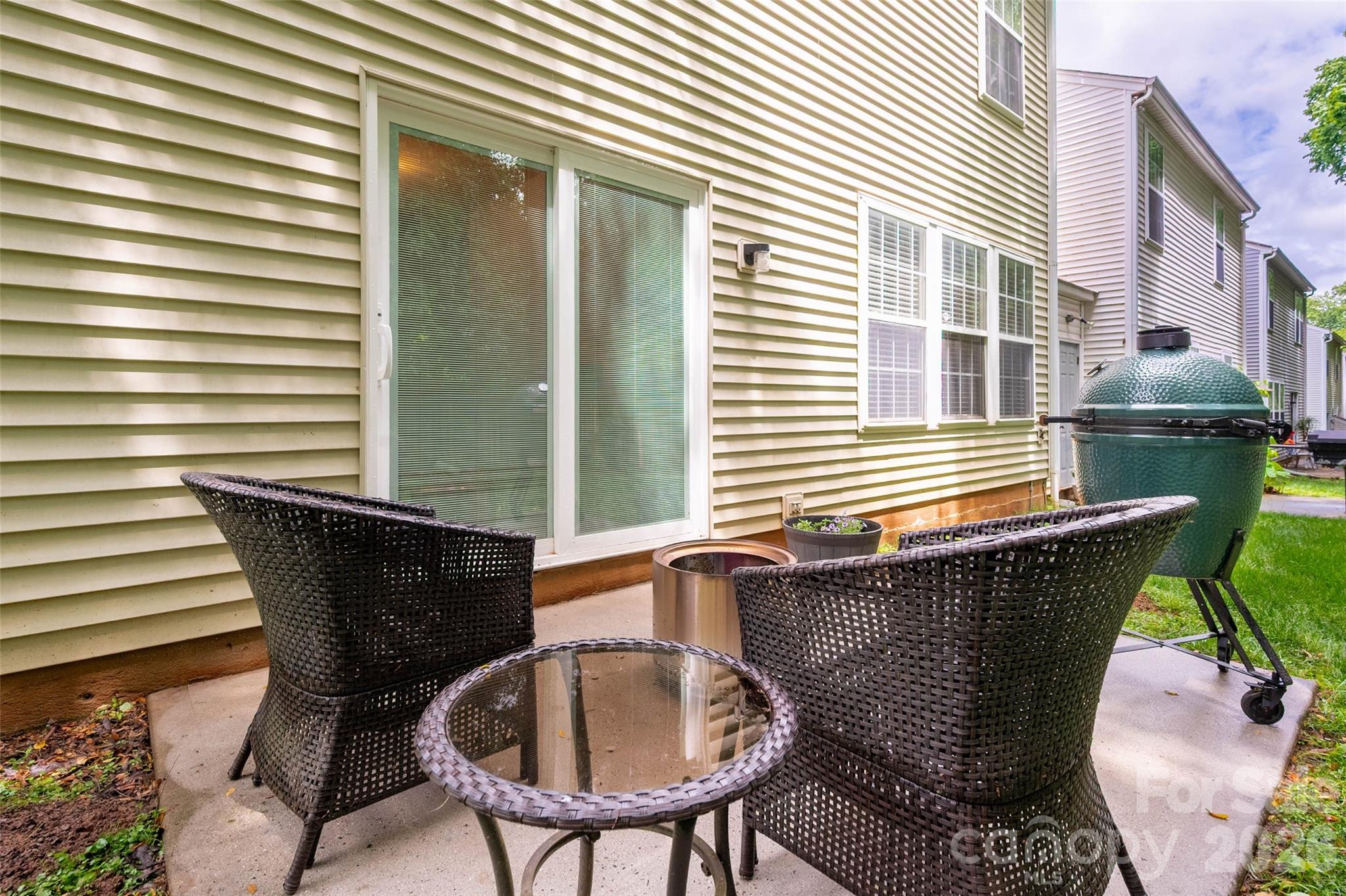 820 Autumn Rain Lane Property Photo 28