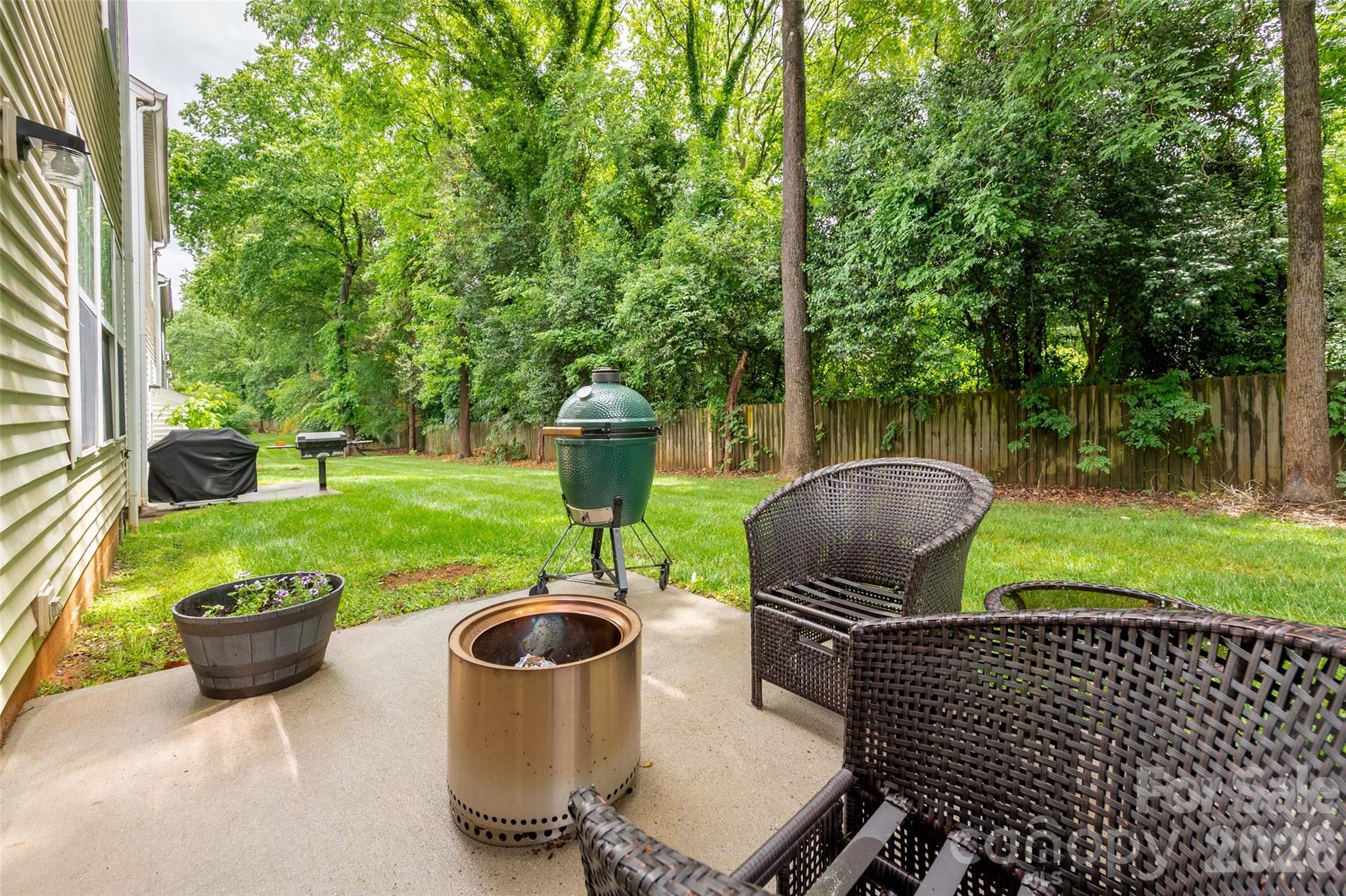 820 Autumn Rain Lane Property Photo 29