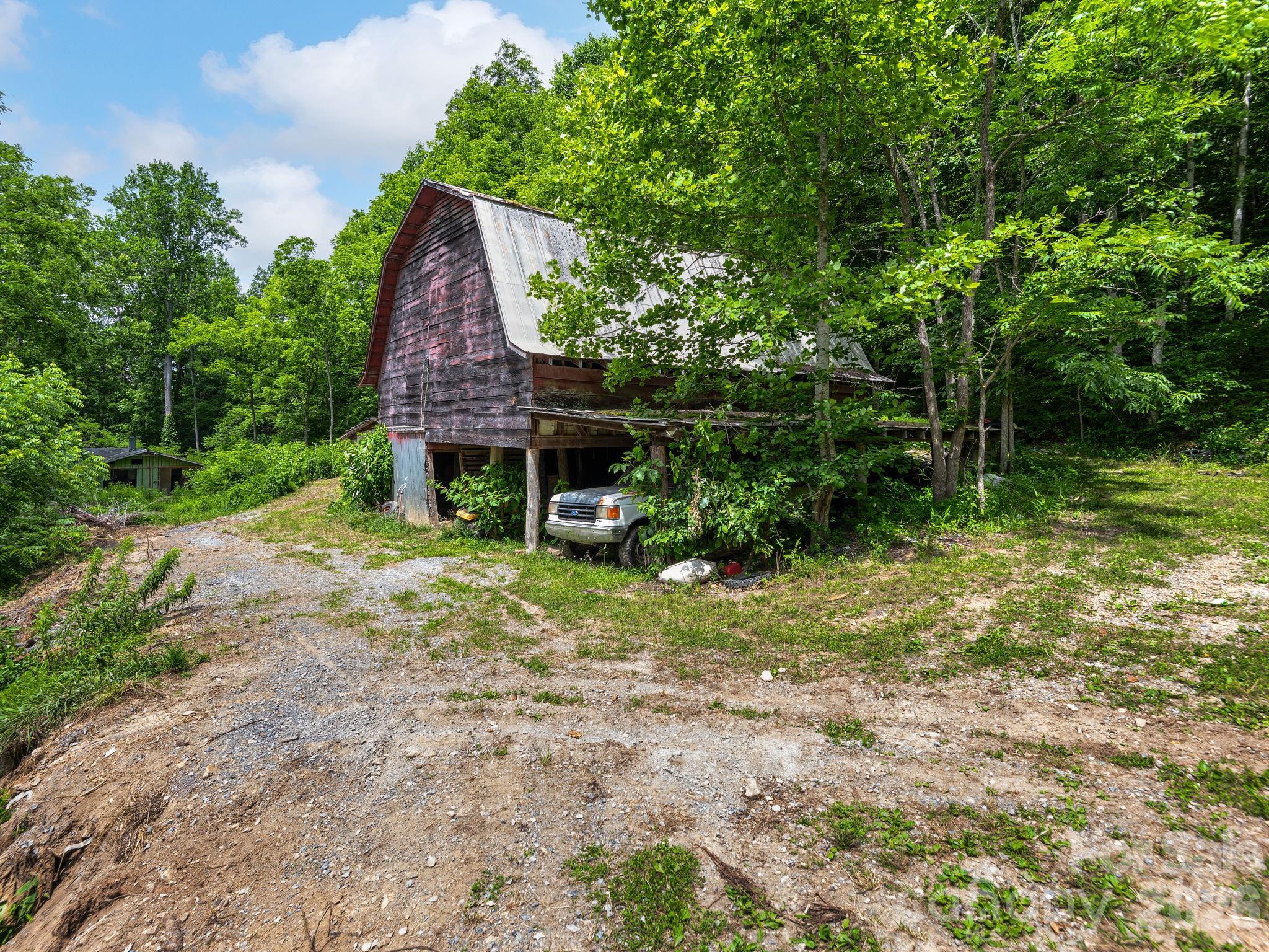 181 Harley Davidson Drive Property Photo 6