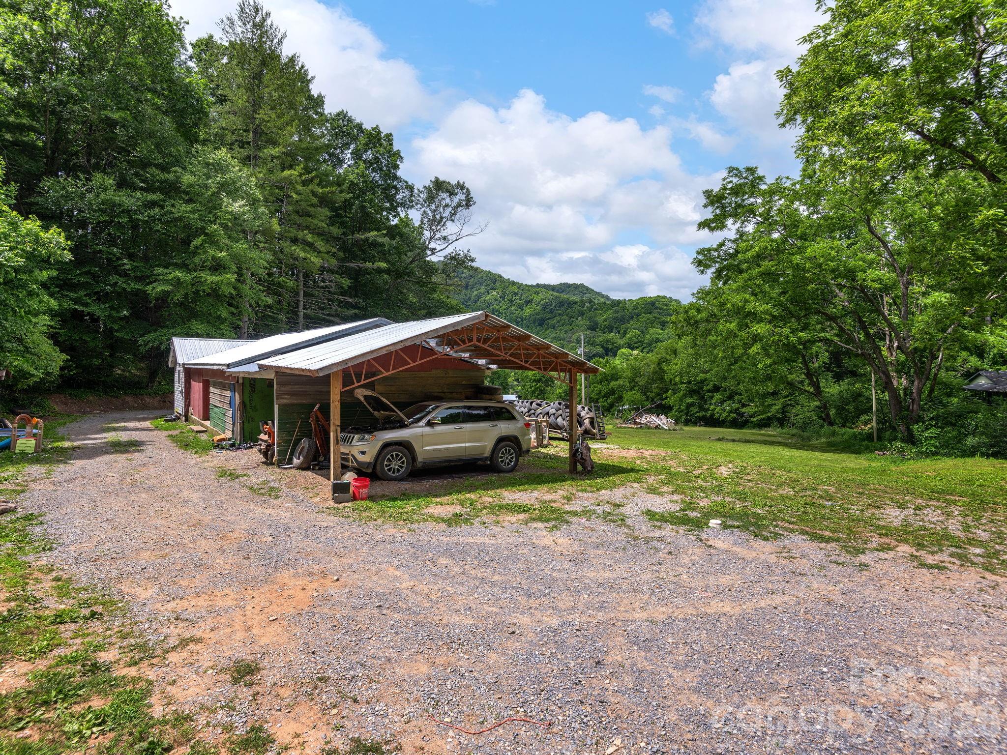 181 Harley Davidson Drive Property Photo 7
