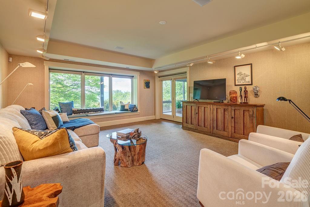 24 Westhaven Drive Property Photo 35
