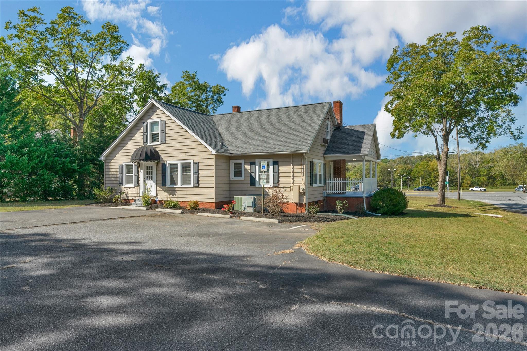 2801 S Cannon Boulevard Property Photo 5
