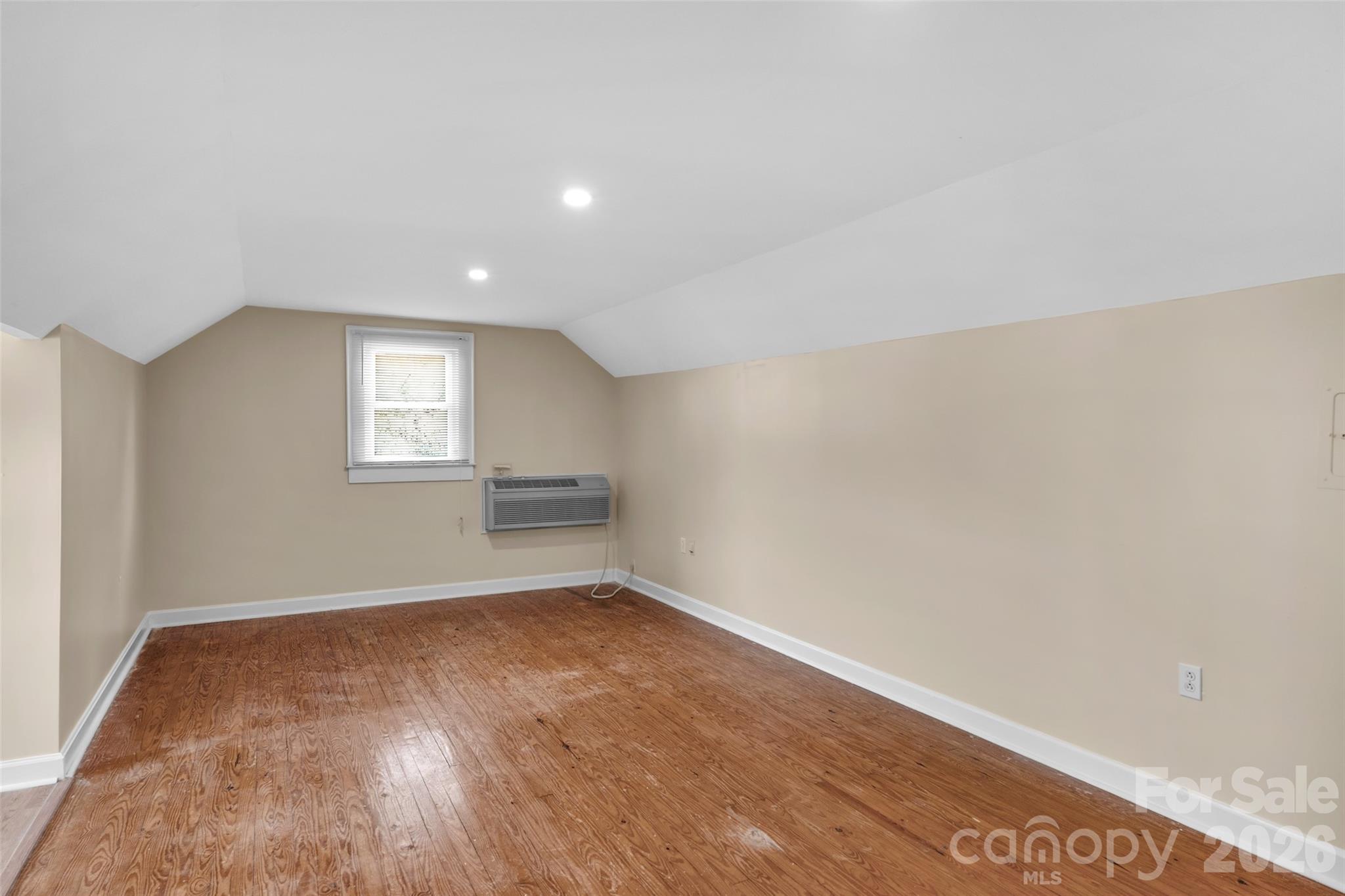 2801 S Cannon Boulevard Property Photo 24