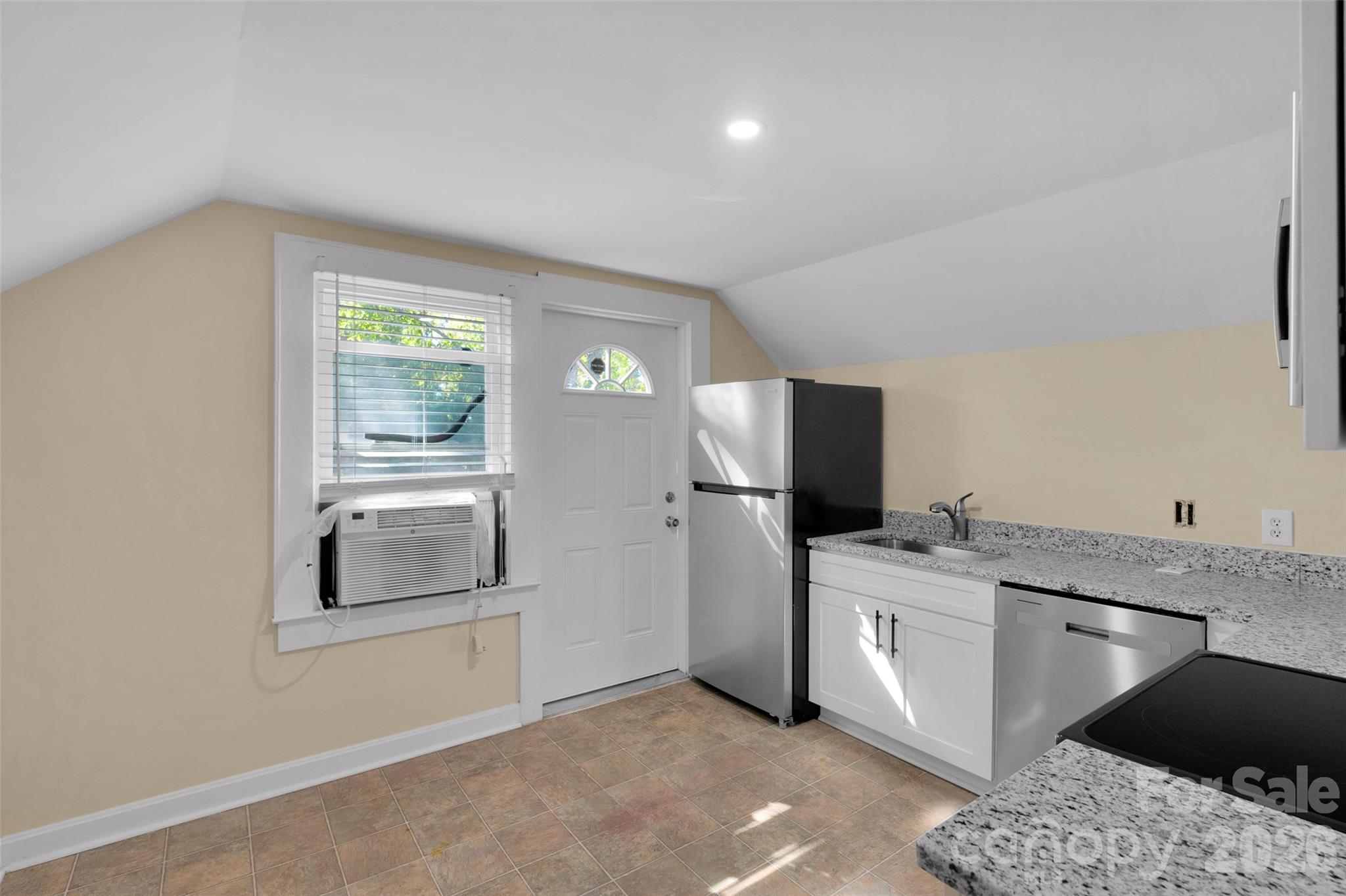 2801 S Cannon Boulevard Property Photo 30