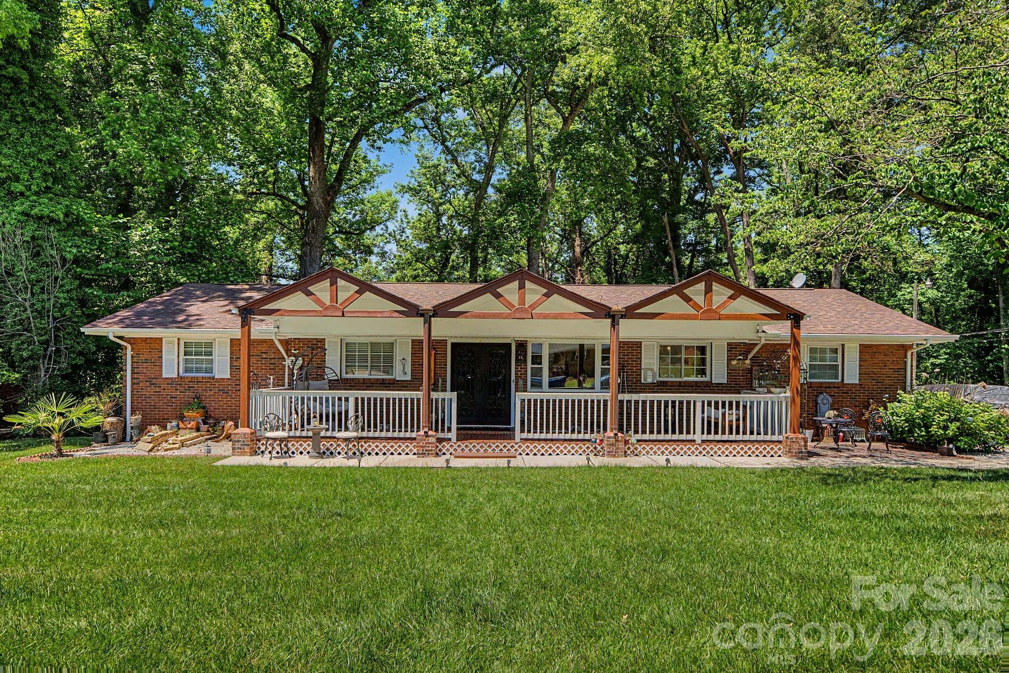 5127 Hoover Drive Property Photo 1