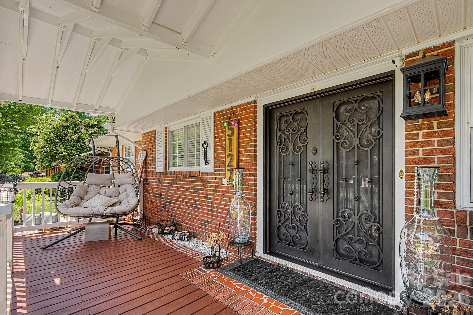 5127 Hoover Drive Property Photo 3