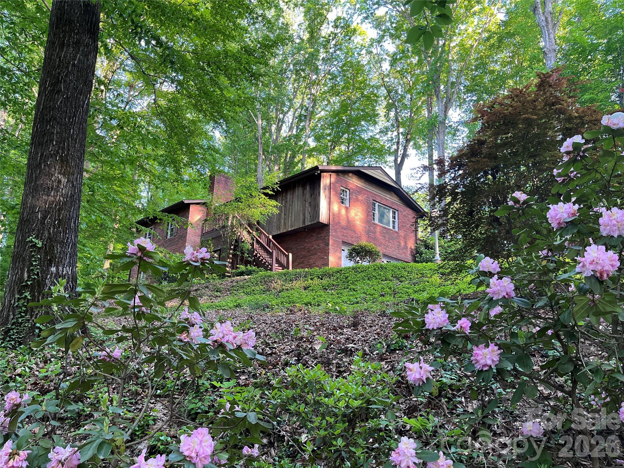 231 Davis Drive Property Photo 1